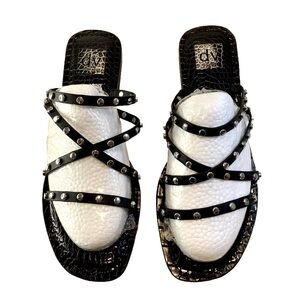 Dolce Vita Jaster Women’s Black with Silver Studs Strappy Flat Sandals Size 10